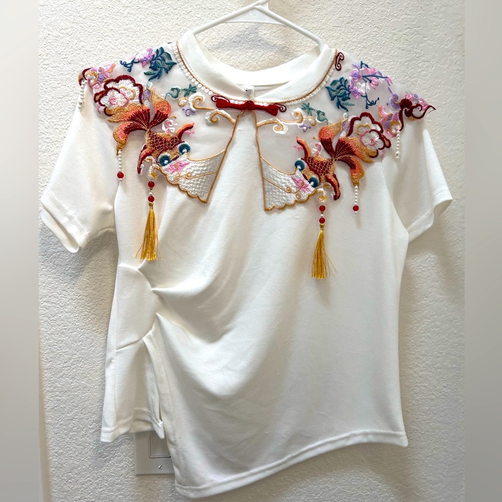 NWOT unique lace embellished collar blouse with beads and a flower button